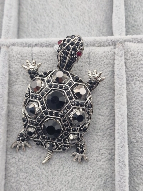 Luxusní brož želva stříbrnočerná zirkony