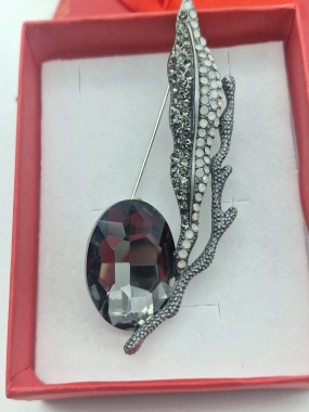 Luxusní brož černý drahokam lístek zirkony