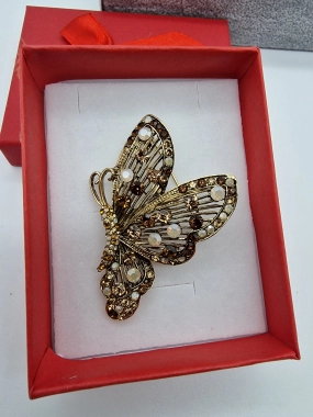 Luxusní brož motýl bohatě zdobený zirkony