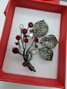 Luxusní brož květina červená zirkony