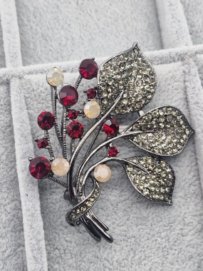 Luxusní brož květina červená zirkony