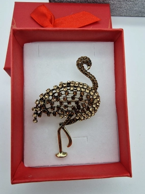 Luxusní brož plaměňák hnědý zirkony