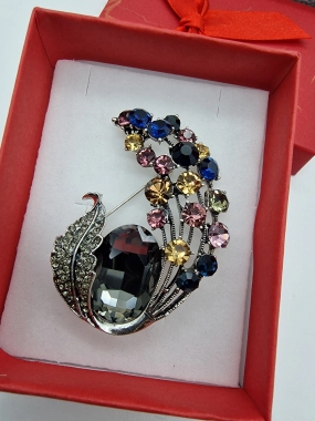 Luxusní brož s barevnými zirkony