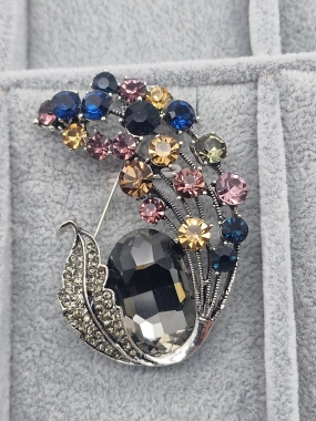Luxusní brož s barevnými zirkony