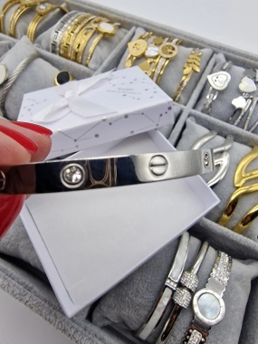 Luxusní pevný náramek Lora stříbrný  zirkony