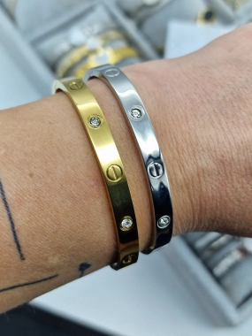 Luxusní pevný náramek Lora zlatý zirkony