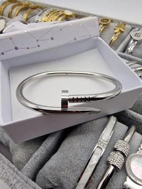Luxusní dámský náramek Lora hřebík stříbrný