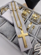 P2 Unisex náhrdelník s křížem velký chirurgická ocel zlatý