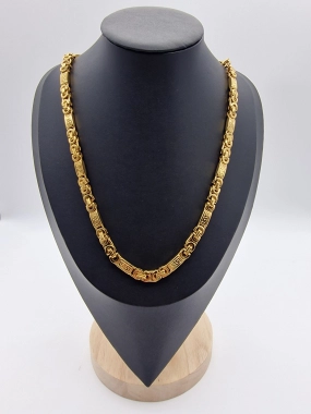 Masivní náramek na ruku se vzorem ala Versace