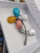 Vzor č. 4 Luxusní brož velká květinka květina barevná