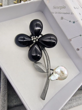 Vzor č. 5 Luxusní brož velká květinka květina černá