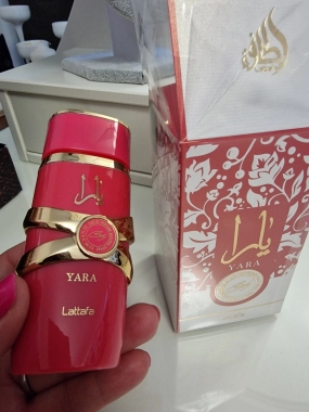 Dubajská parfémovaná toaletní voda Yara Candy 50ml