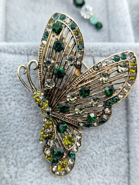 Luxusní brož motýl bohatě zdobený zirkony zelený