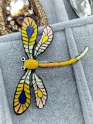 Luxusní brož vážka s žlutá barevné vzory