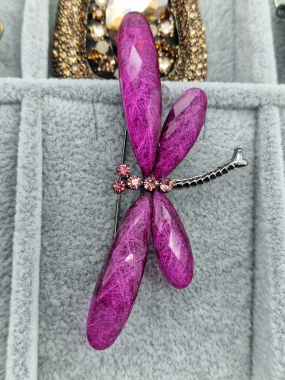 Luxusní brož vážka fialová purple
