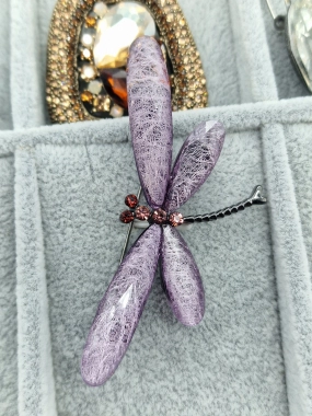 Luxusní brož vážka fialová lila