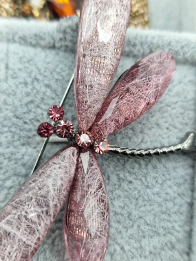 Luxusní brož vážka světle růžová