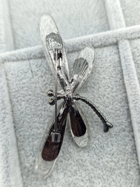 Luxusní brož vážka šedá barevné zirkony