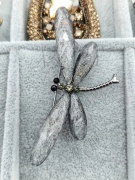 Luxusní brož vážka šedočerná bílé zirkony