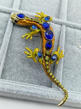 Brož ještěrka zdobená zirkony