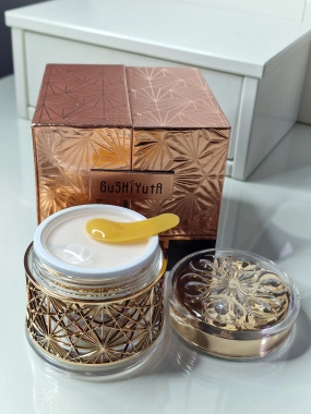 GuShiYuTa Luxury Tightening Cream 50g