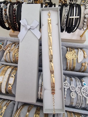 Luxusní dámský náramek na ruku zdobený zlatá barva