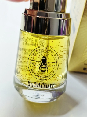 Pleťové sérum GuShiYuTa Luxury Pet Foil Golden Bee Queen Native Fluid 30ml