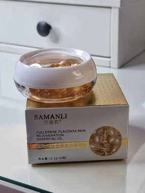 Samanli esenciální olej pro omlazení pleti s fulerenem a placentou 30 kapslí ROZBALENO