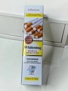 Kormesic Deep Cleans Smoke Stains and Whitens Teeth je bělící zubní pasta pro kuřáky