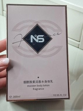 Parfémované tělové mléko inspirováno vůní Chanel N°5 300ml