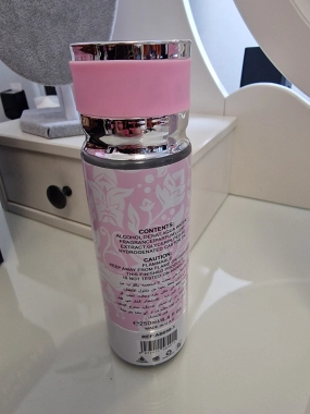 Parfémovaná tělová mlha tělový sprej Yara 250 ml