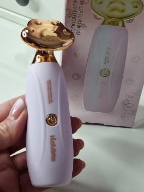 Vibrační Meow Paw liftingový masážní přístroj na obličej a krk /na baterie/