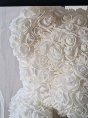 Luxusní medvídek z růží v dárkové krabici 40cm bílý