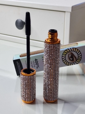 Luxusní voděodolná řasenka Curl Fix 400 % černá