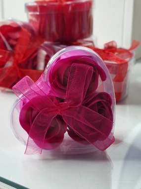 Mýdlové růže do vany – srdíčko (3 ks) fialové