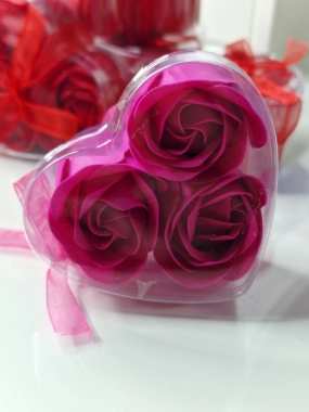 Mýdlové růže do vany – srdíčko (3 ks) fialové