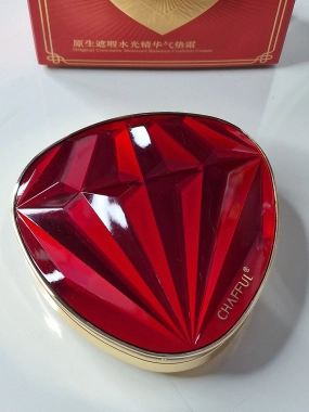 CHAFFUL tónovací krém make-up typu cushion motiv červené srdce ROZBALENO