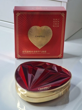 CHAFFUL tónovací krém make-up typu cushion motiv červené srdce ROZBALENO