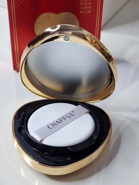 CHAFFUL tónovací krém make-up typu cushion motiv červené srdce ROZBALENO