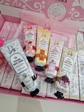 Yara Bosuya Perfume Hand Cream krém na ruce Set 5x30g