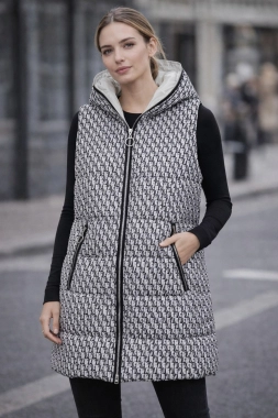 Prošívaná dámská vesta s kapucí New Collection bílá vzor