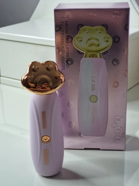 Vibrační Meow Paw liftingový masážní přístroj na obličej a krk /na baterie/