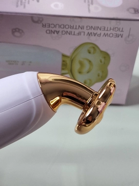 Vibrační Meow Paw liftingový masážní přístroj na obličej a krk /na baterie/