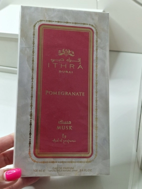 Parfémovaná voda Ithra Dubai Pomegranate Musk EDP 100 ml