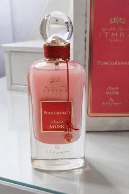 Parfémovaná voda Ithra Dubai Pomegranate Musk EDP 100 ml