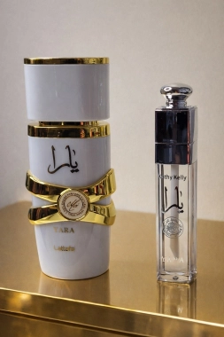 Kathy Kelly YARA – parfém & lesk na rty (dárková sada) Moi