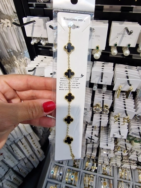 Náramek na ruku z chirurgické oceli číslo 4. černý