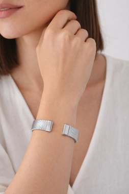 N1 Nádherný dámský náramek oversize stříbrná barva