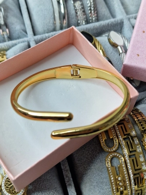 N3 Nádherný dámský náramek oversize zlatá barva hladký