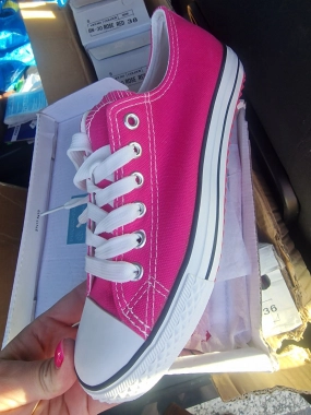 40 Dámské plátěné tmavě růžové - fuchsiové tenisky